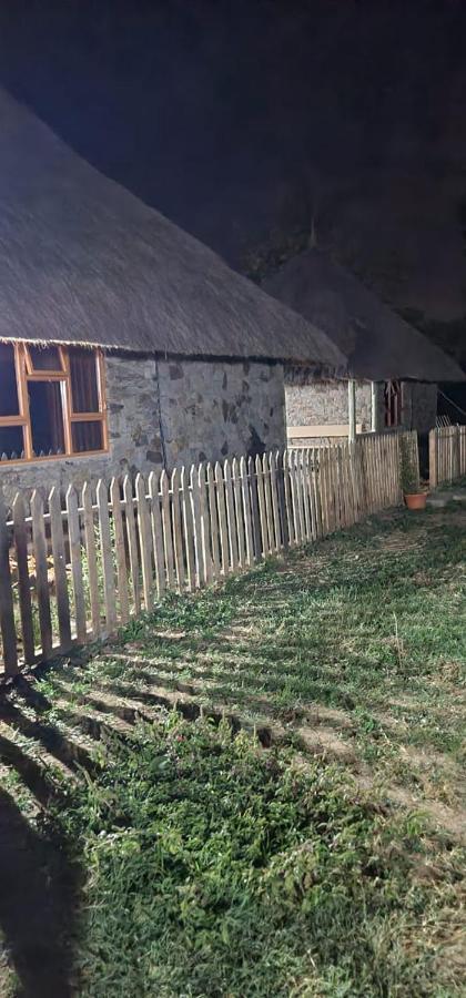 Le Tai Village Resort Near Solio Game Reserve Mweiga Buitenkant foto